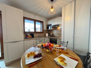 Fridge, microwave, dishwasher - Vars - Apartment for 6, 45 sqm (Vars)