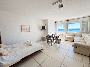 Bed sheets - Beachfront Studio with A/C and Parking in Port Grimaud (Port Grimaud)