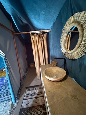 Bathroom - MOROCCO LUXURY CAMP (Merzouga)