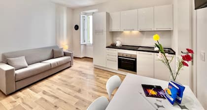 Central Studio in Menton â Old Town, Shops & Beaches Nearby