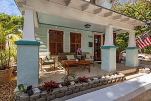 Terrace/patio - STAINED GLASS SANCTUARY ~ NEW LISTING! 3 BR/1.5 Ba w/ Pool and Parking! (Key West)