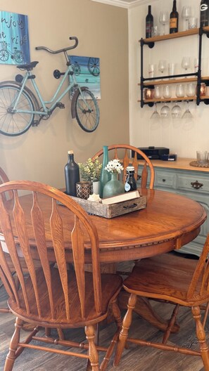 Dining - Door County Sunsets, cozy cottage with private beach!  (Brussels)