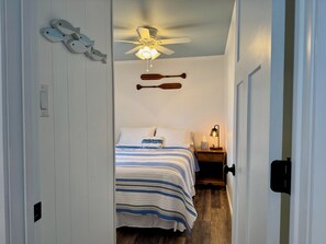 2 bedrooms, travel cot, free WiFi, bed sheets - Door County Sunsets, cozy cottage with private beach!  (Brussels)