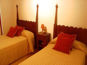 3 makuuhuonetta, ilmainen Wi-Fi, vuodevaatteet