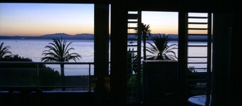 Seafront apartment in Roses