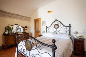 1 camera, Wi-Fi, lenzuola