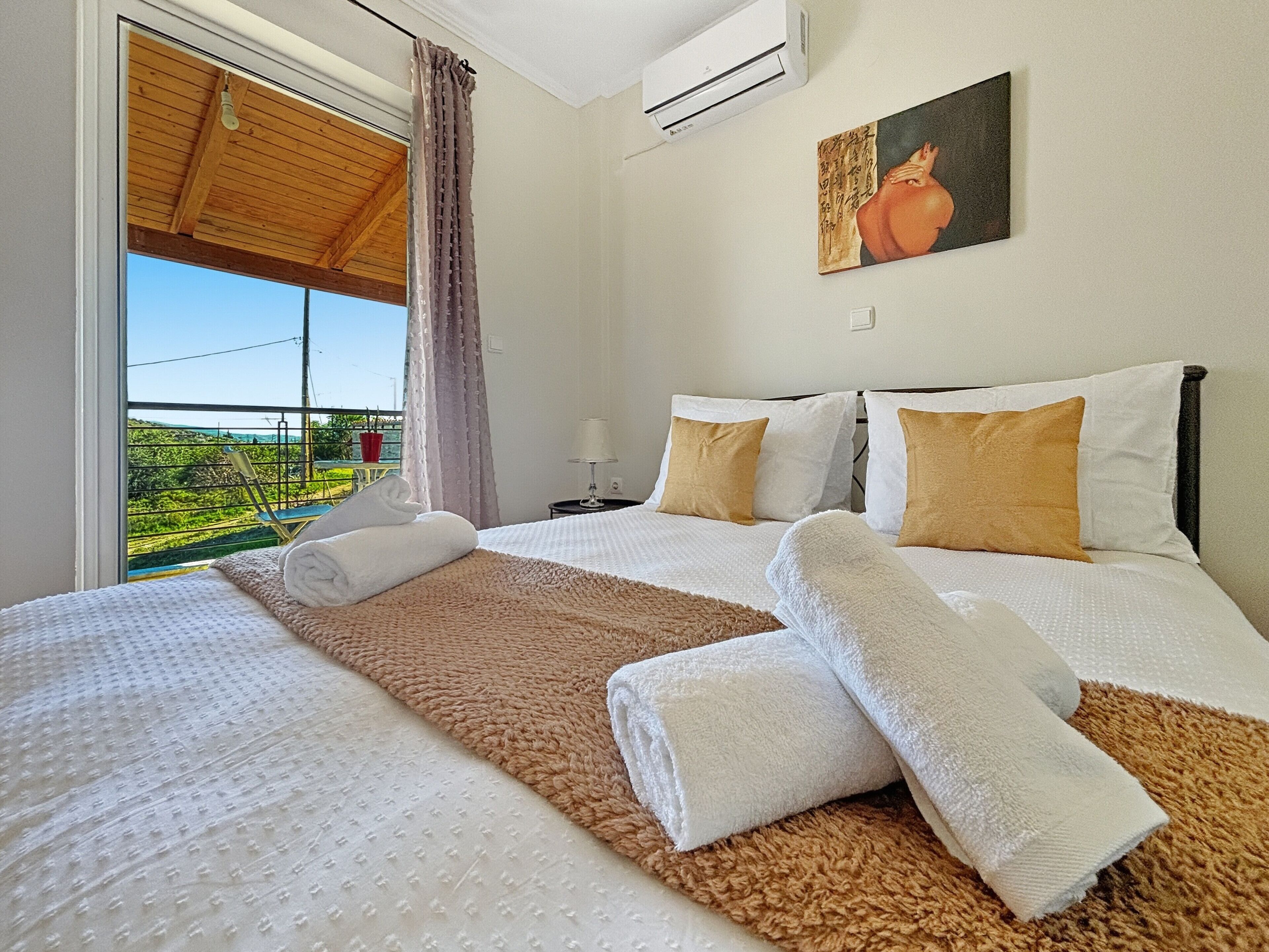 3 bedrooms, desk, iron/ironing board, free WiFi