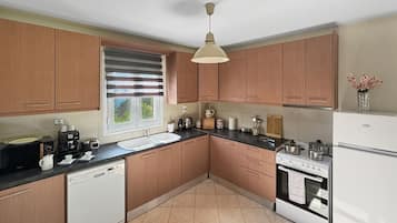 Køleskab, mikrobølgeovn, ovn, opvaskemaskine