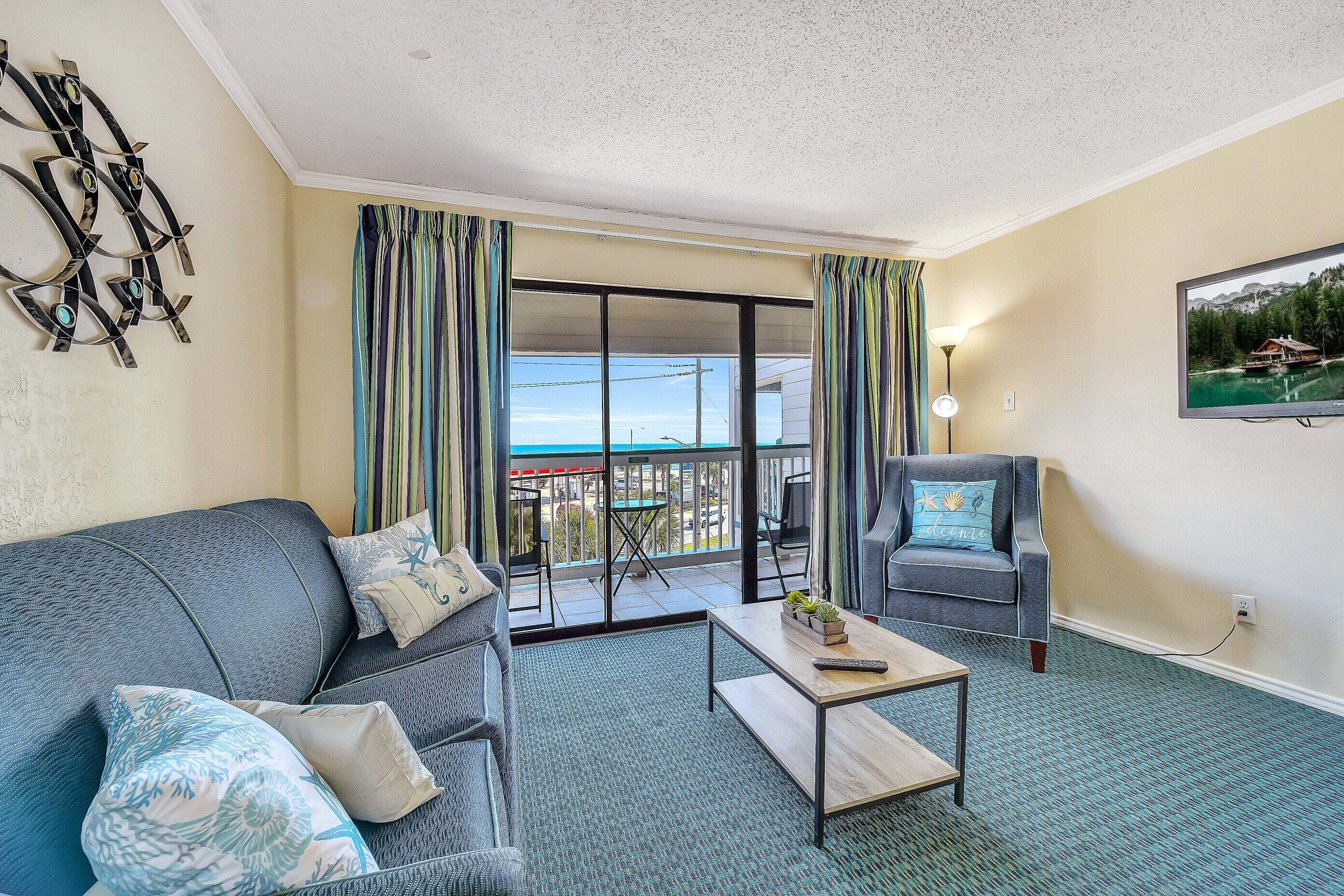 Condo, 1 Bedroom | Living area