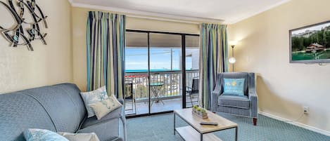 Condo, 1 Bedroom | Living area