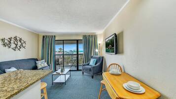 Condo, 1 Bedroom | Living area