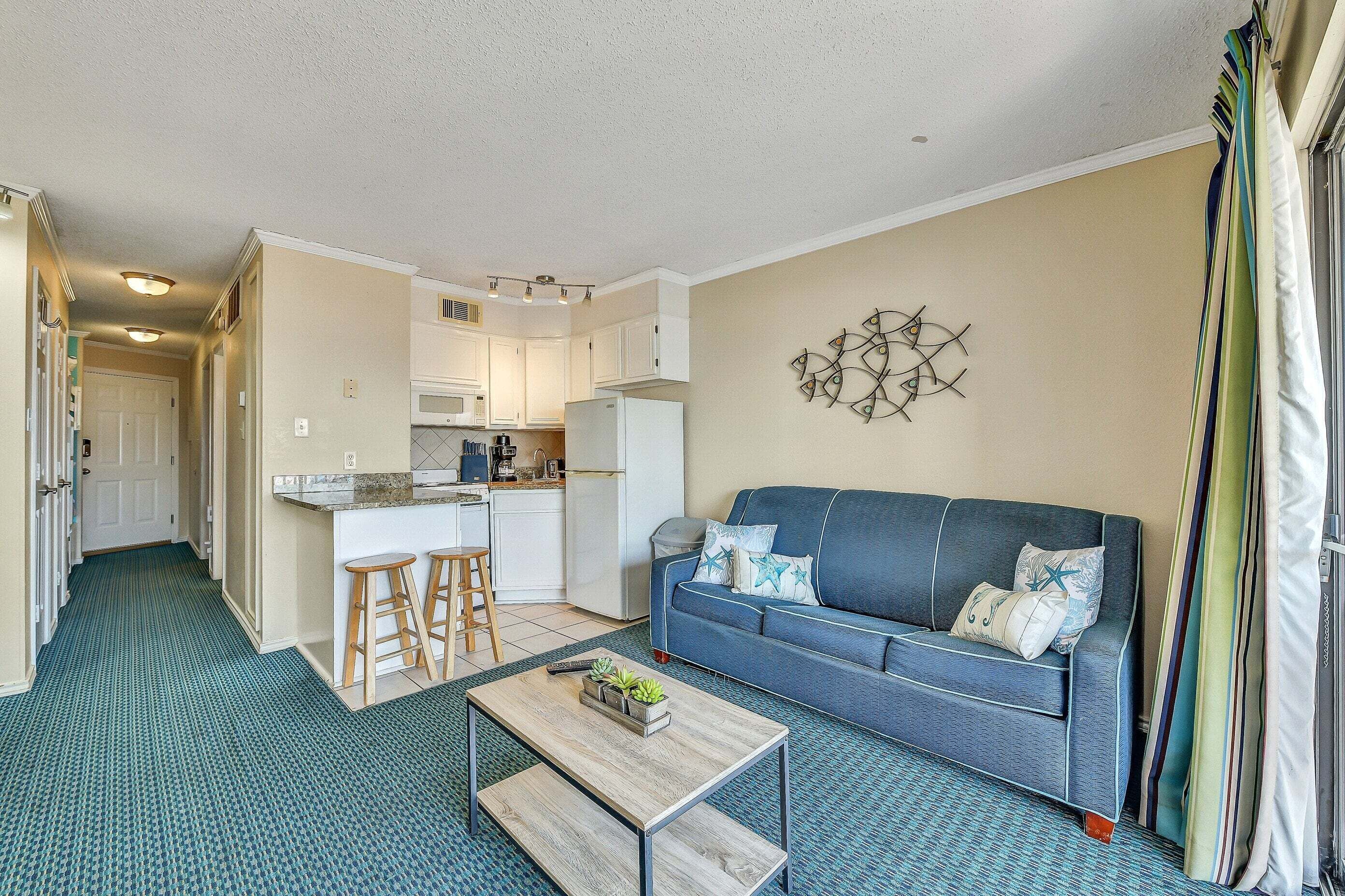 Condo, 1 Bedroom | Living area