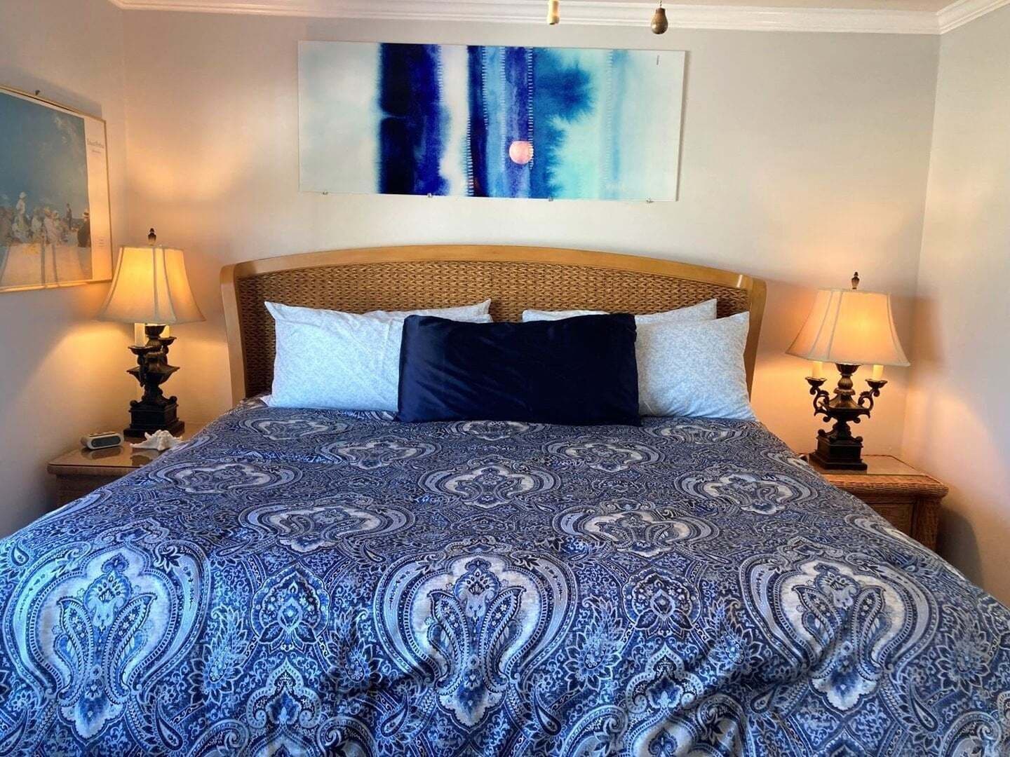 2 عدّة غرف نوم ومكواة/لوح كي