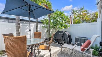 House, 2 Bedrooms | Outdoor dining