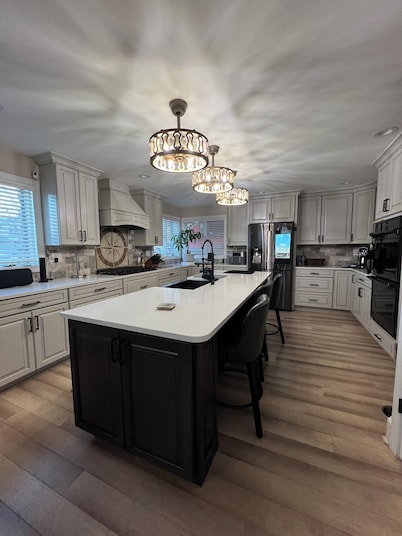 Private Waterfront Retreat with Pool, Dock Bar & Crab Shack