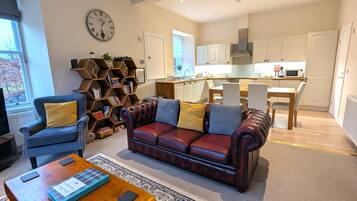 TV connectée, livres, chaßne hi-fi