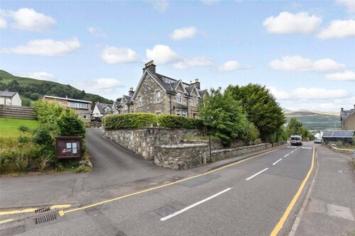 Balmore - 3 Bedroom Townhouse, in the heart of Killin, Scottish Highlands