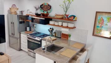 Fridge, microwave, oven, stovetop