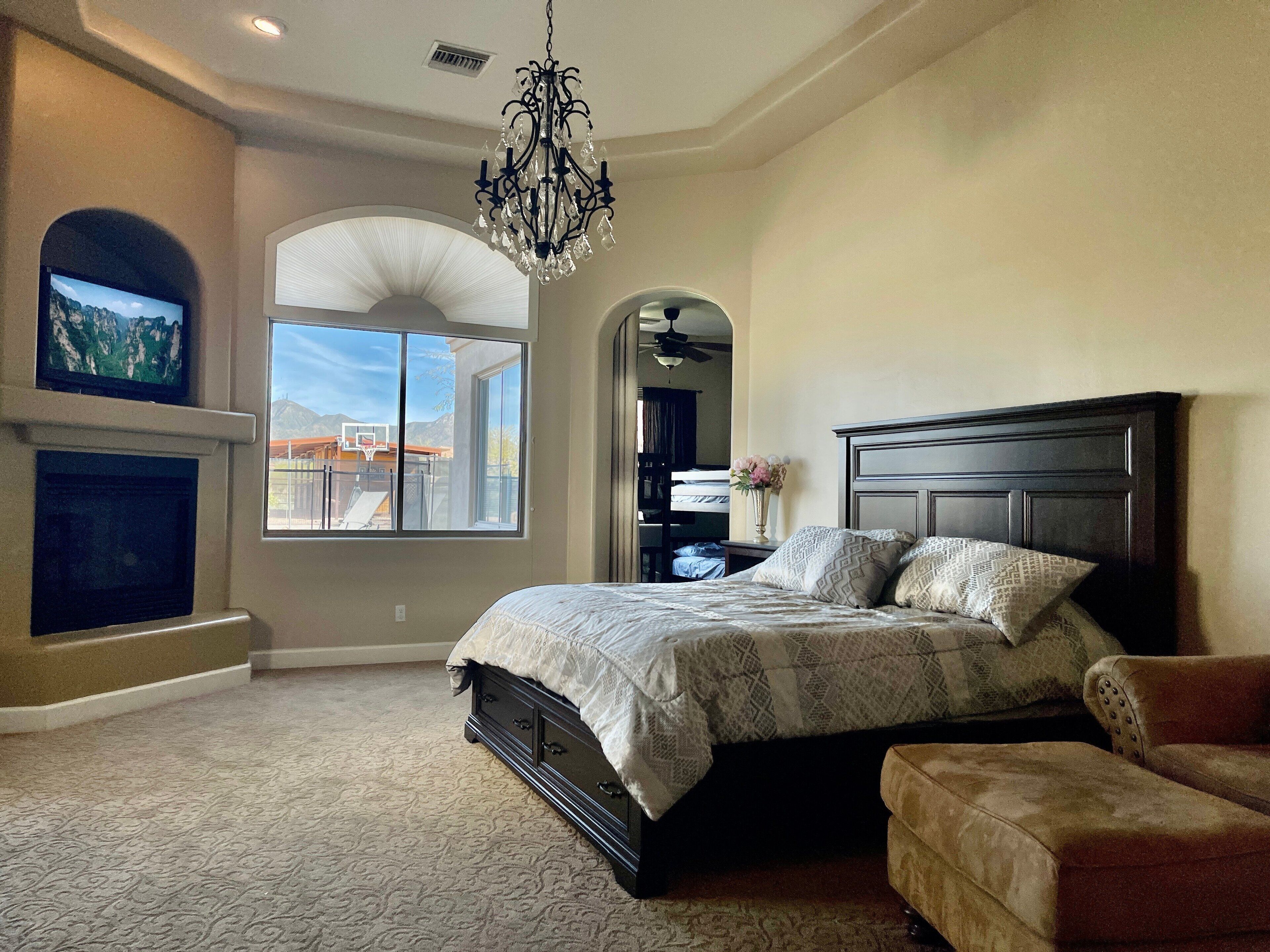 4 bedrooms, desk, iron/ironing board, travel crib