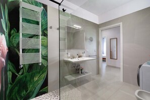 Shower, hair dryer, bidet, towels - Estate4home - Velia (Sorrento)