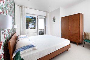 1 slaapkamer, een strijkplank/strijkijzer, gratis wifi, beddengoed