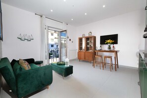 TV - Estate4home - Velia (Sorrento)