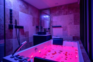 Deluxe appartement | Spa | Een bubbelbad