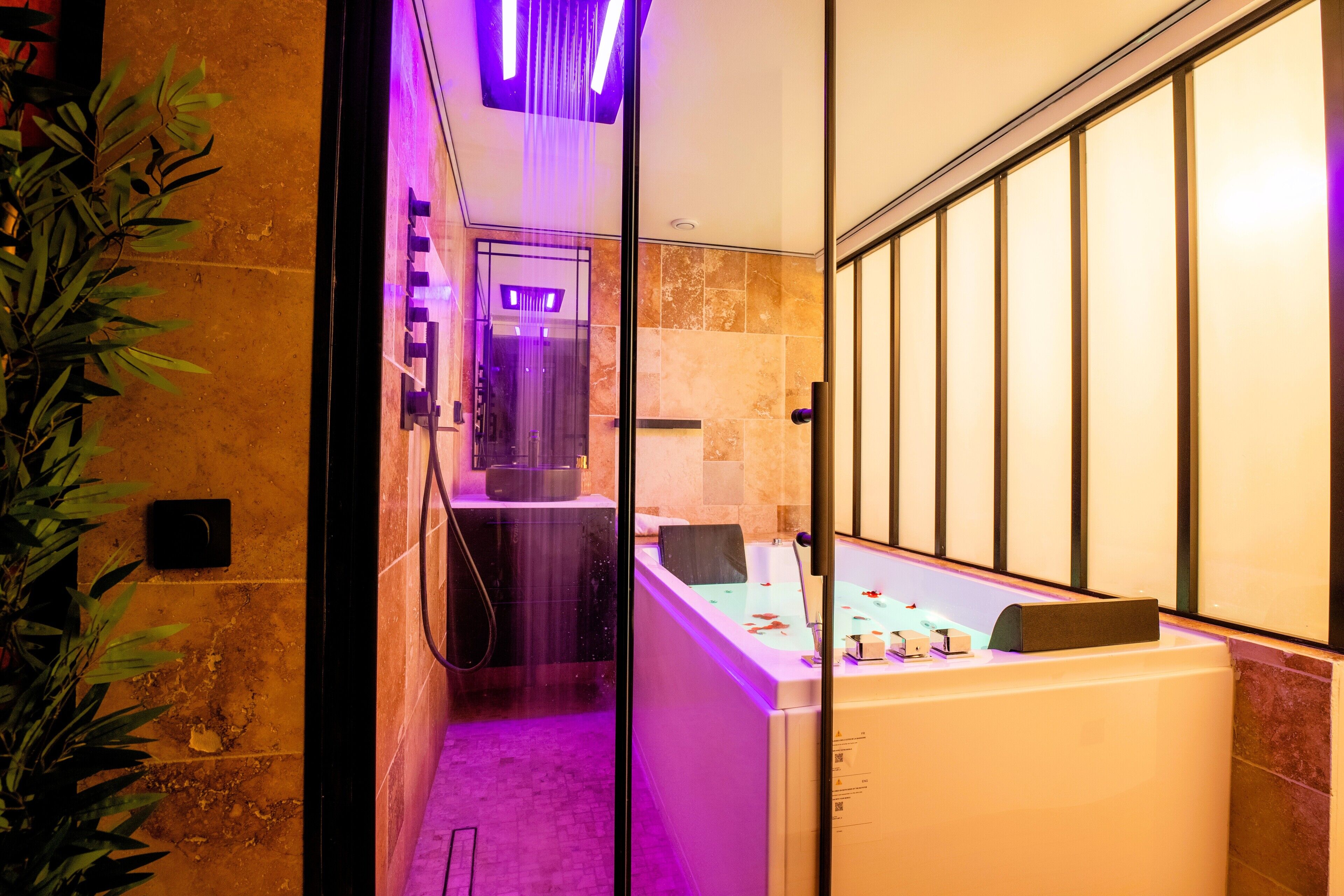 Deluxe appartement | Badkamer