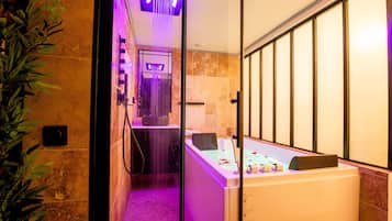 Deluxe appartement | Badkamer