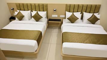 Caja de seguridad en la habitación y escritorio