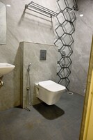 Ducha, toallas, jabón, shampoo