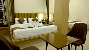 Caja de seguridad en la habitación y escritorio