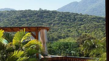 Casa de campo superluxo, banheira de imersão, vista para a montanha | Piscina | Piscina externa, espreguiçadeiras