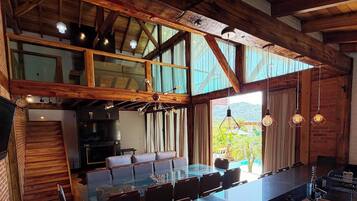 Luxe cottage, hot tub, uitzicht op bergen | Interieur