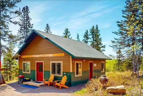 A+ Privacy on 8 Acres I 1.7 mi to Lutsen Mountain I Ski I Bike I Hike