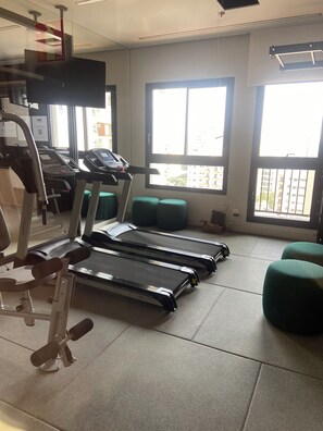 Fitness facility - Cozy studio apartment 500m from the metro, in Vila Maria and near Ibirapuera Park. (São Paulo)