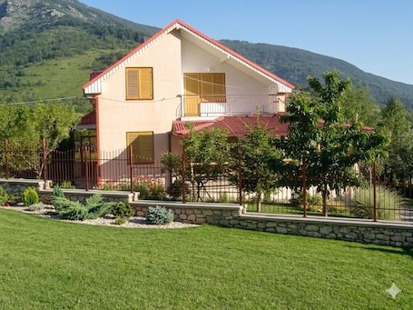 Exterior. Villa Nize Pole, X6XV+X7, Unnamed Road, Nižepole, Bitola 7000