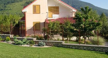 Villa Nize Pole, X6XV+X7, Unnamed Road, Nižepole, Bitola 7000