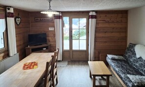 Living area - 2 Rooms for 4 People (Le Grand-Bornand)
