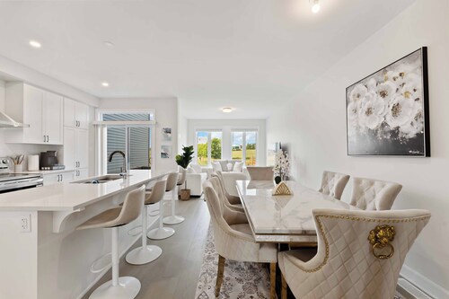 Luxury 4BR Home* Brand New & Great Location!