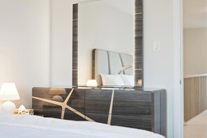 4 habitaciones, tabla de planchar con plancha y wifi gratis 
