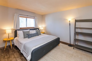 3 habitaciones, cuna de viaje, acceso a internet y ropa de cama
