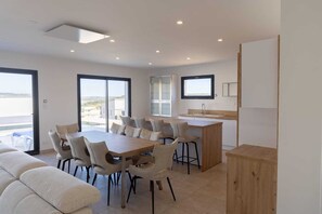 Dining - Villa Évasion - for 8 people with view (Narbonne)