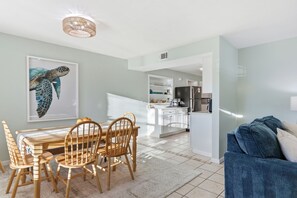 Dining - New! Hot Tub, Fire Pit and Walk to the Beach (St. Augustine)