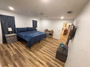 Silitysrauta/-lauta, Wi-Fi, vuodevaatteet