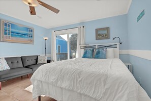 1 bedroom, free WiFi, bed sheets - 212 Sandpiper Drive : 1  BR, 1  BA Townhouse in North Topsail Beach, Sleeps 4 (North Topsail Beach)