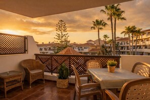 Outdoor dining - Family | Pool | Terrace | A/C | Golf (Golf del Sur)