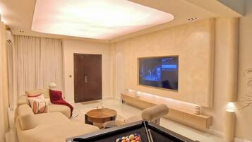 Family Apartment, Balcony, City View | Living area