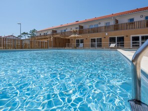 Pool - Bleu Canopée by Interhome (Mimizan)