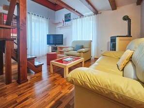 TV - Mamma Mia by Interhome (Novigrad (Istra))